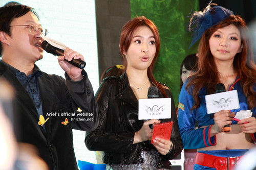 噢~讚喔~董事長有愛心喔 (設計對白)